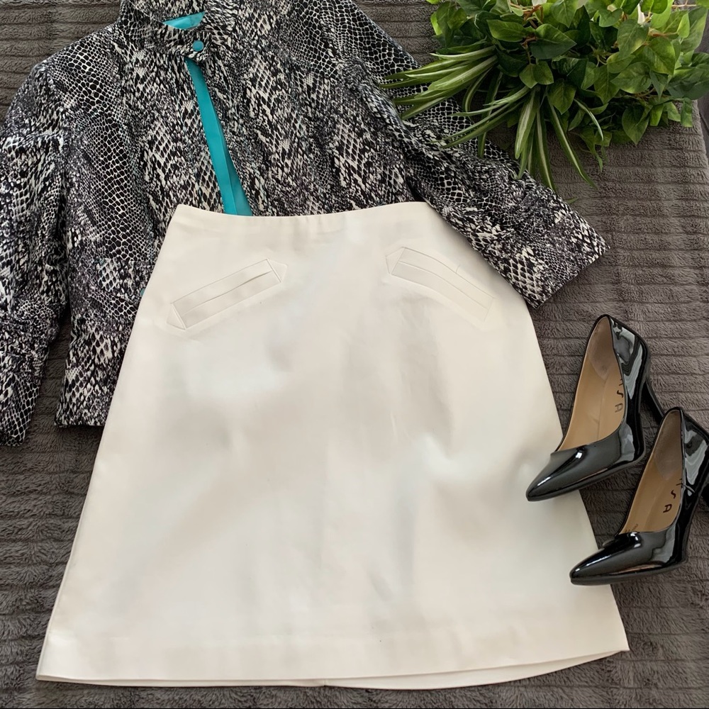 Worthington summer white cotton fully lined a line skirt.  Size 4.